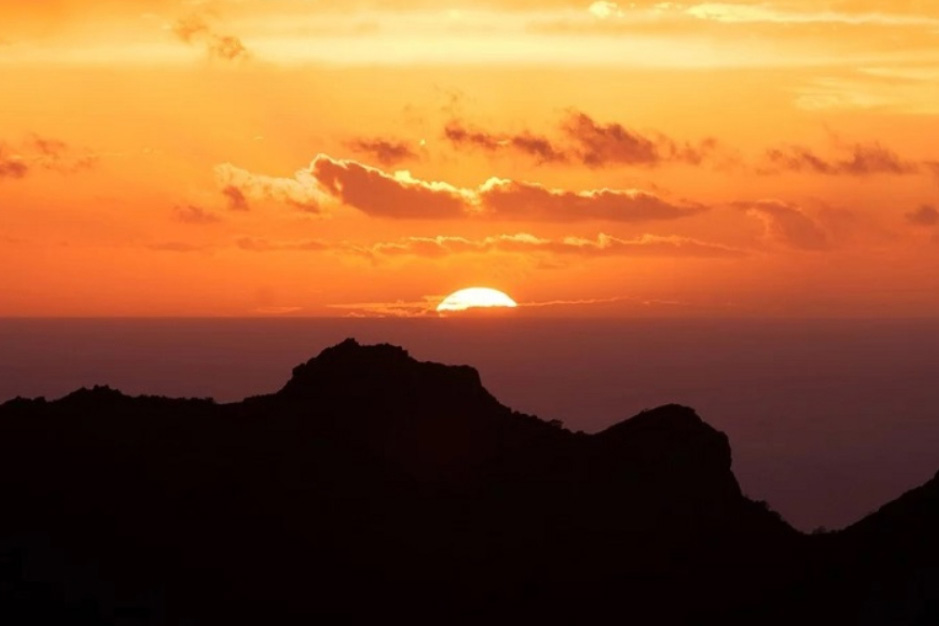 Observando el Sol desde Tenerife. Una aventura sobre el mar de nubes